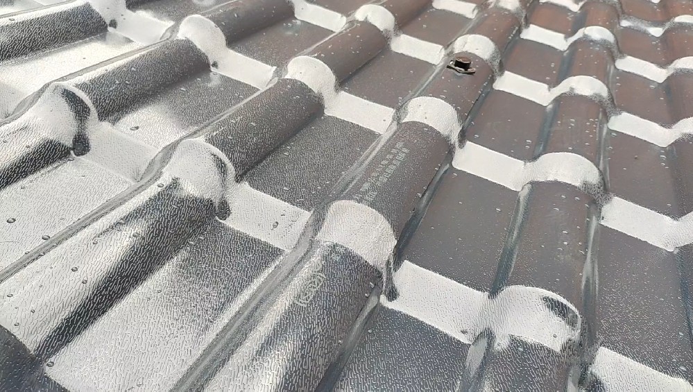 玻璃鋼瓦和樹脂瓦的區(qū)別？哪個更好更耐用
